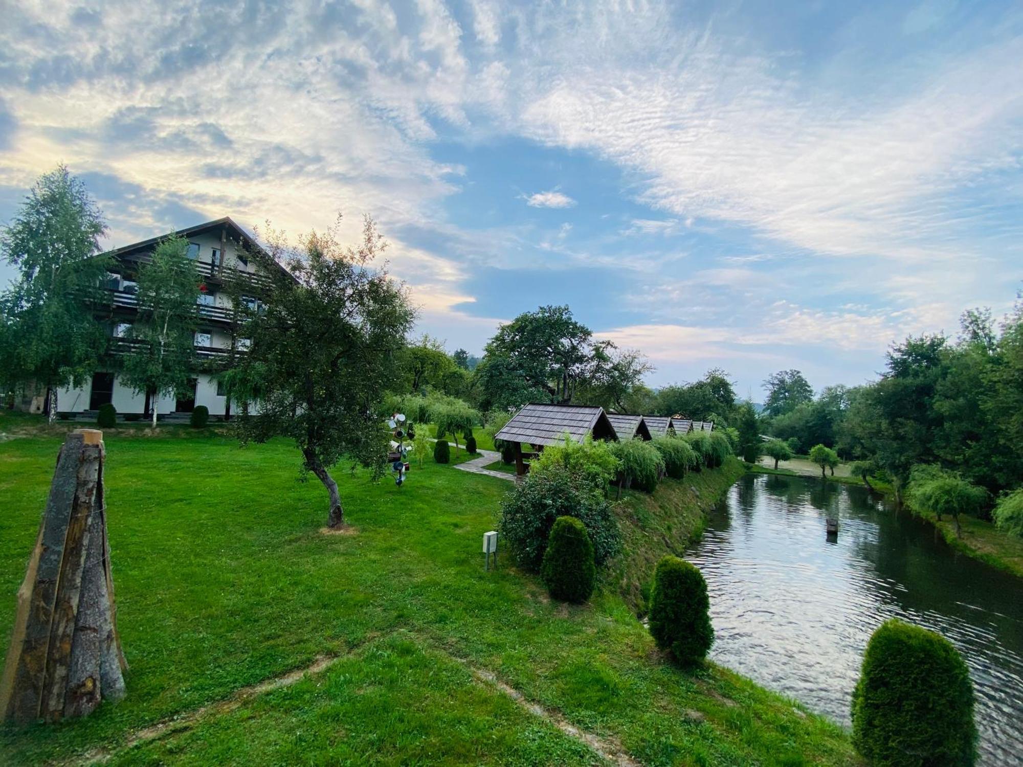 Pastravaria Alina Sirbi Exteriér fotografie